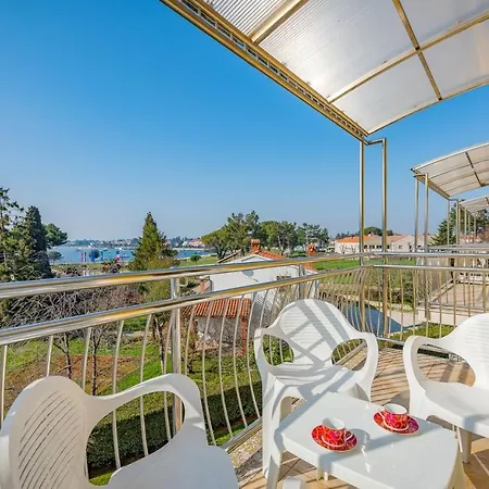 Apartment Valessia House With