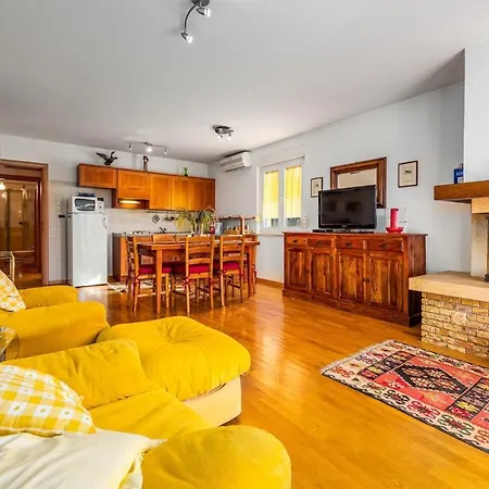Apartment Valessia House With Umag
